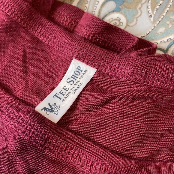 Form Fitting Tee w/ Ruching Detail - Picture 2 of 8